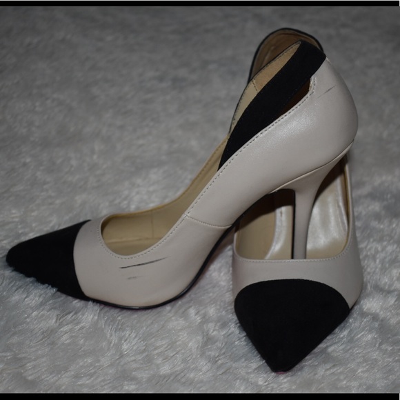 ShoeDazzle Shoes - Pink sole pumps